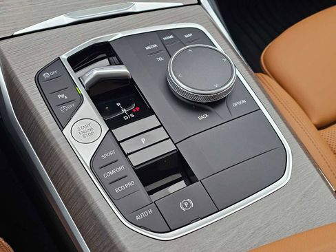 Used 2025 BMW 330i xDrive Sedan w/ Premium Package image 32