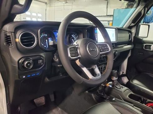 Used 2024 Jeep Wrangler Unlimited Sahara image 11