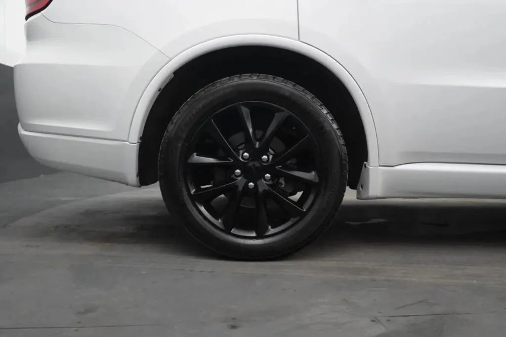 Used 2018 Dodge Durango R/T w/ Blacktop Package AWD/4WD image 16