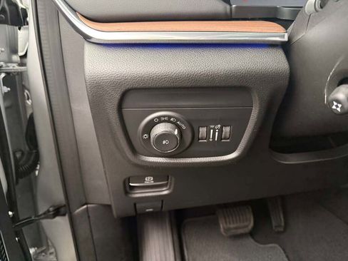 New 2025 Jeep Grand Cherokee Summit image 28