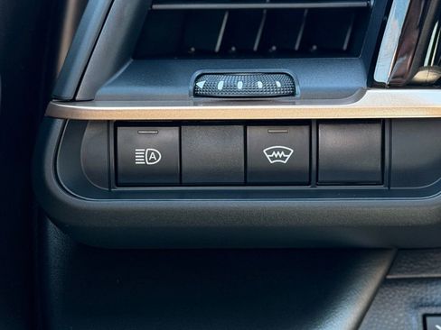 Used 2025 Toyota Crown Nightshade image 23