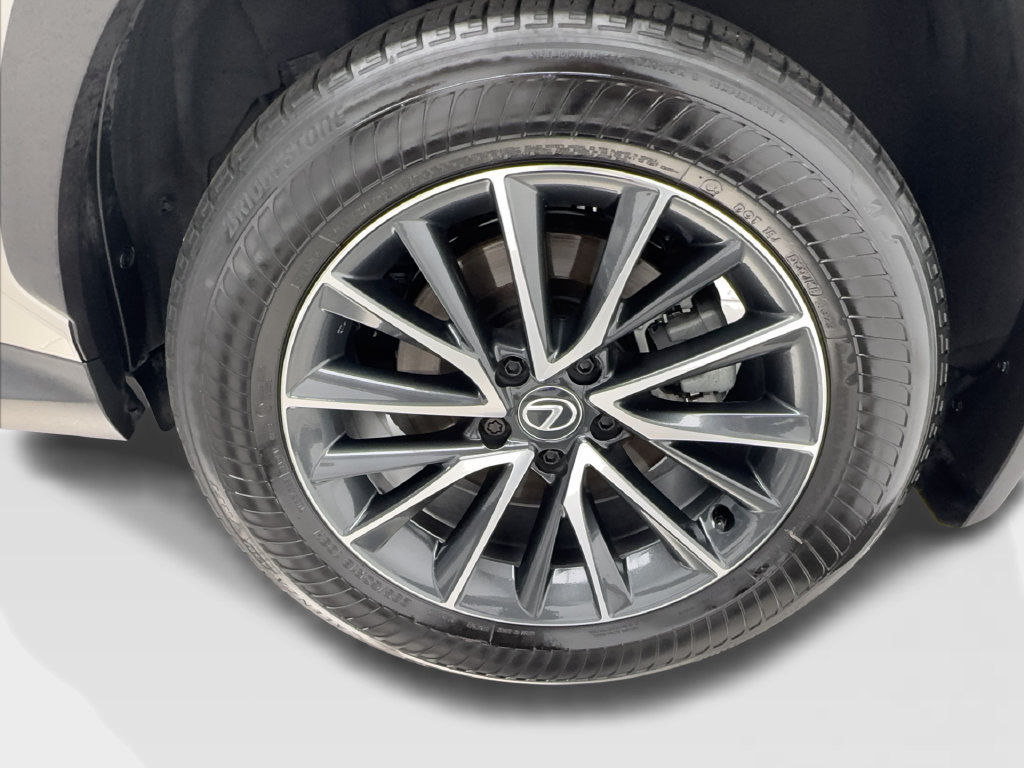 Used 2025 Lexus NX 250 FWD w/ Towing Package (2000 Lbs) image 12