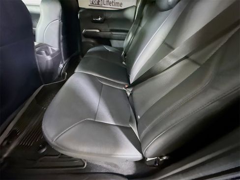 Certified 2022 Toyota Tacoma Limited image 29