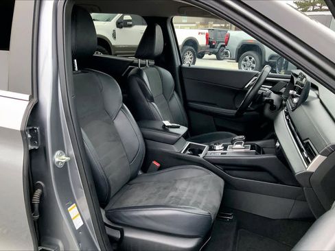 Used 2024 Mitsubishi Outlander SE image 8