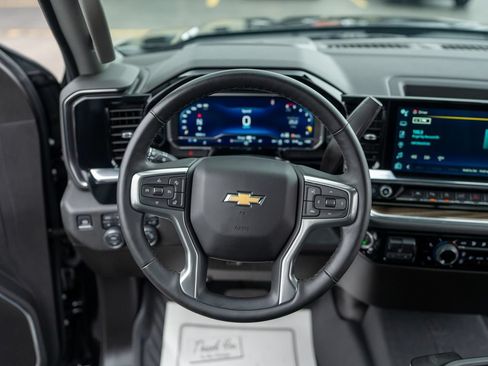 Used 2024 Chevrolet Silverado 1500 LT AWD/4WD image 21