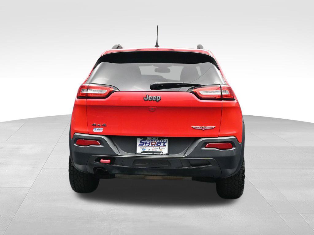 Used 2017 Jeep Cherokee Trailhawk AWD/4WD image 4
