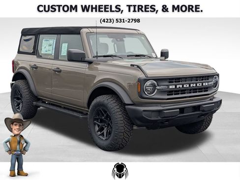 New 2025 Ford Bronco 4-Door image 1