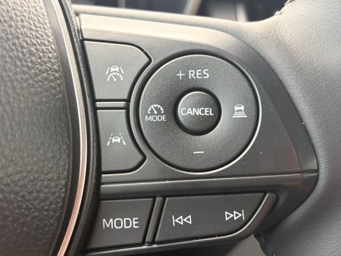 Used 2026 Toyota Corolla Cross XLE w/ Convenience Package AWD/4WD image 18
