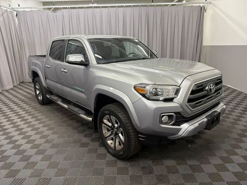 Used 2016 Toyota Tacoma Limited w/ Towing Package AWD/4WD image 3
