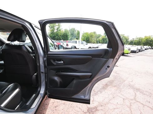 Used 2023 Nissan Ariya AWD image 14