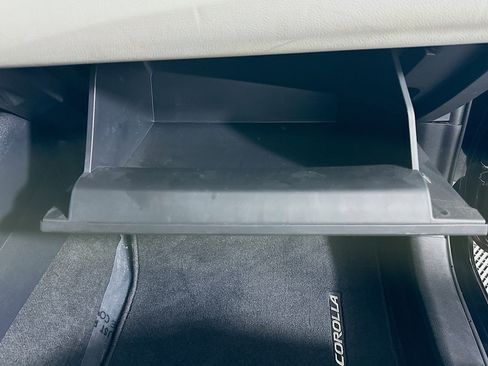 Used 2024 Toyota Corolla LE image 31