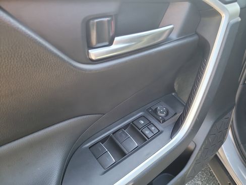 Certified 2025 Toyota RAV4 XLE FWD image 17