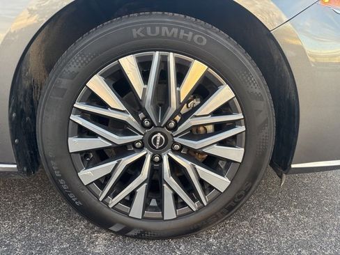 Used 2025 Nissan Altima 2.5 SV image 6