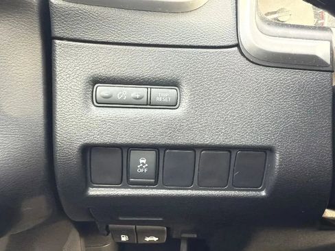 Used 2018 Nissan Murano SV image 15