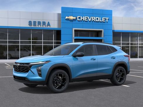 New 2026 Chevrolet Trax LT w/ Driver Confidence Package FWD image 2