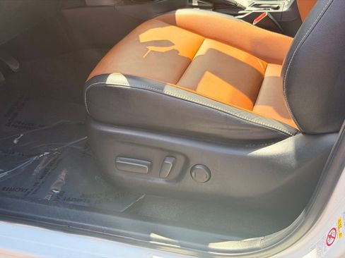 Used 2016 Toyota RAV4 Limited AWD/4WD image 25