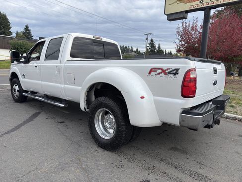 Used 2012 Ford F350 Lariat w/ Lariat Interior Pkg image 3