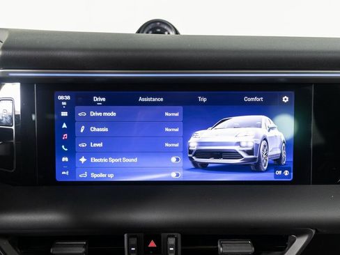 New 2025 Porsche Macan 4 Electric image 33