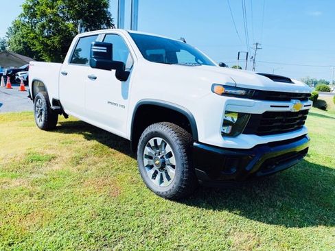 New 2025 Chevrolet Silverado 2500 Custom image 6