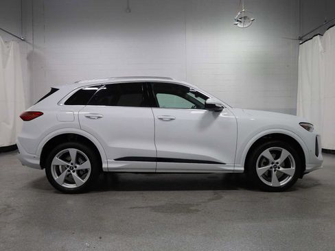 Certified 2025 Audi Q5 Premium w/ Premium Plus AWD/4WD image 10