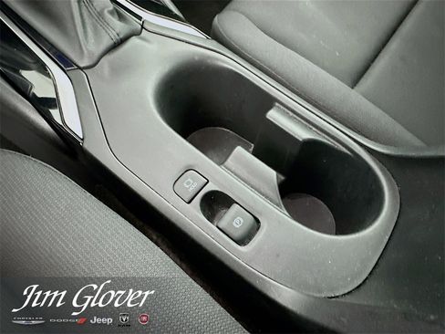 Used 2025 Toyota Corolla LE image 37