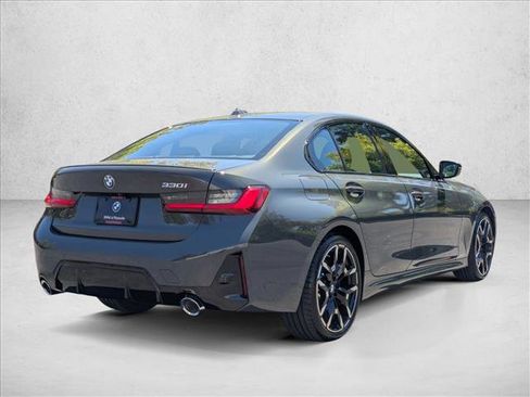 Used 2025 BMW 330i Sedan w/ M Sport Package RWD image 2