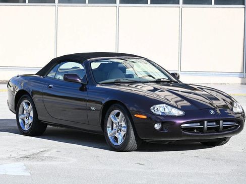 Used 1998 Jaguar XK8 Convertible image 28