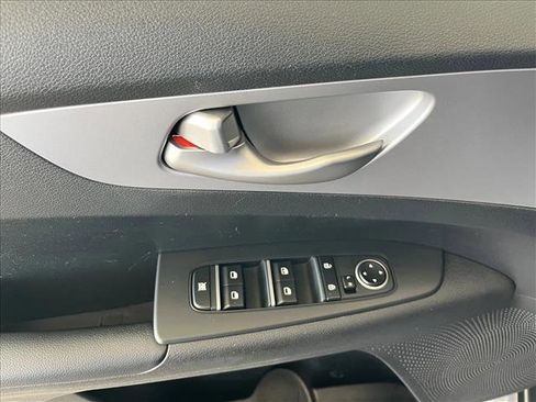 Used 2024 Kia Forte LXS image 18