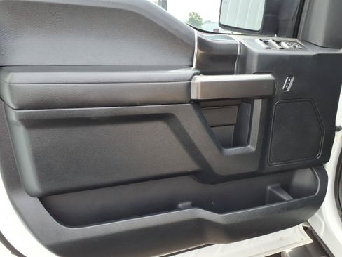 Used 2018 Ford F150 XLT w/ Equipment Group 302A Luxury AWD/4WD image 12