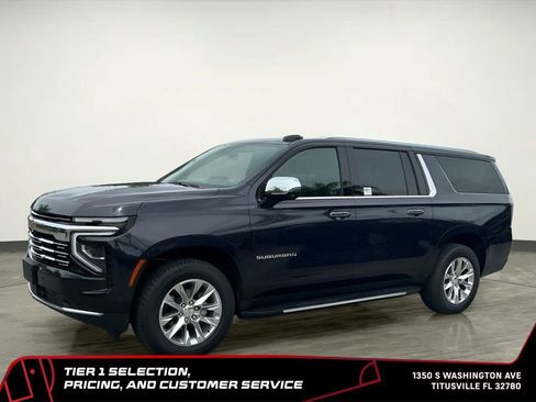 Used 2025 Chevrolet Suburban Premier RWD image 2
