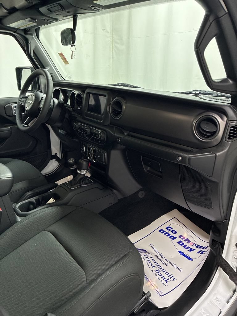Used 2023 Jeep Gladiator Sport AWD/4WD image 28