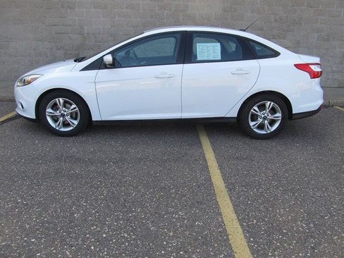 Used 2014 Ford Focus SE FWD image 1