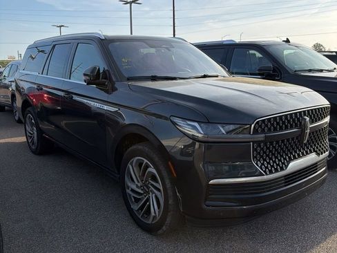 Used 2025 Lincoln Navigator L Reserve AWD/4WD image 1