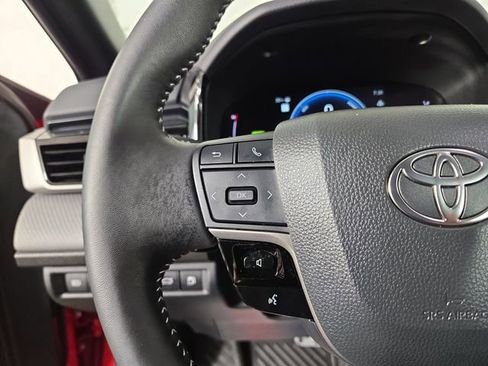 Used 2025 Toyota Camry SE w/ Convenience Package image 23