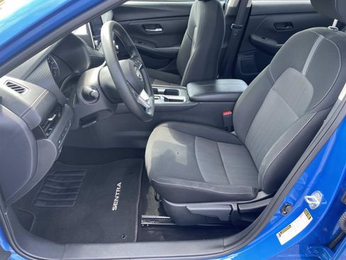 Used 2025 Nissan Sentra SV FWD image 15