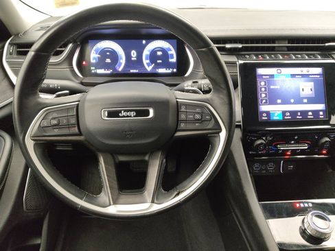 Used 2022 Jeep Grand Cherokee Limited RWD image 22