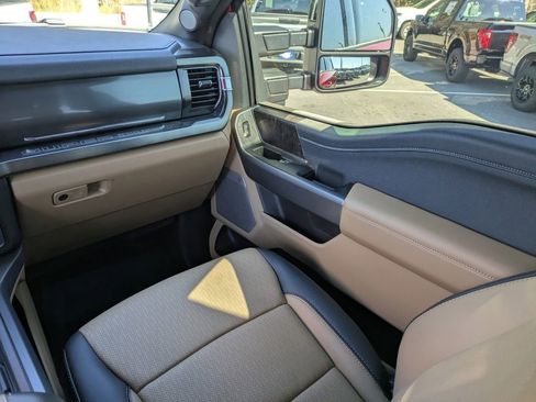 New 2026 Ford F250 Lariat w/ Black Appearance Package image 21