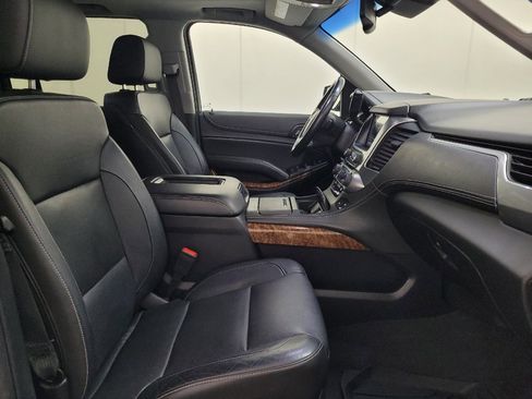 Used 2019 Chevrolet Suburban Premier AWD/4WD image 21
