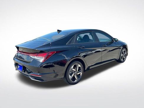 Used 2023 Hyundai Elantra SEL w/ Convenience Package FWD image 6