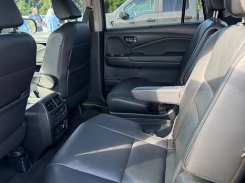 Used 2020 Honda Pilot Touring image 12