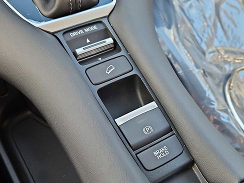 New 2026 Honda HR-V EX-L image 9
