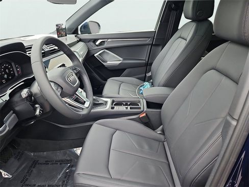 New 2025 Audi Q3 2.0T Premium image 21