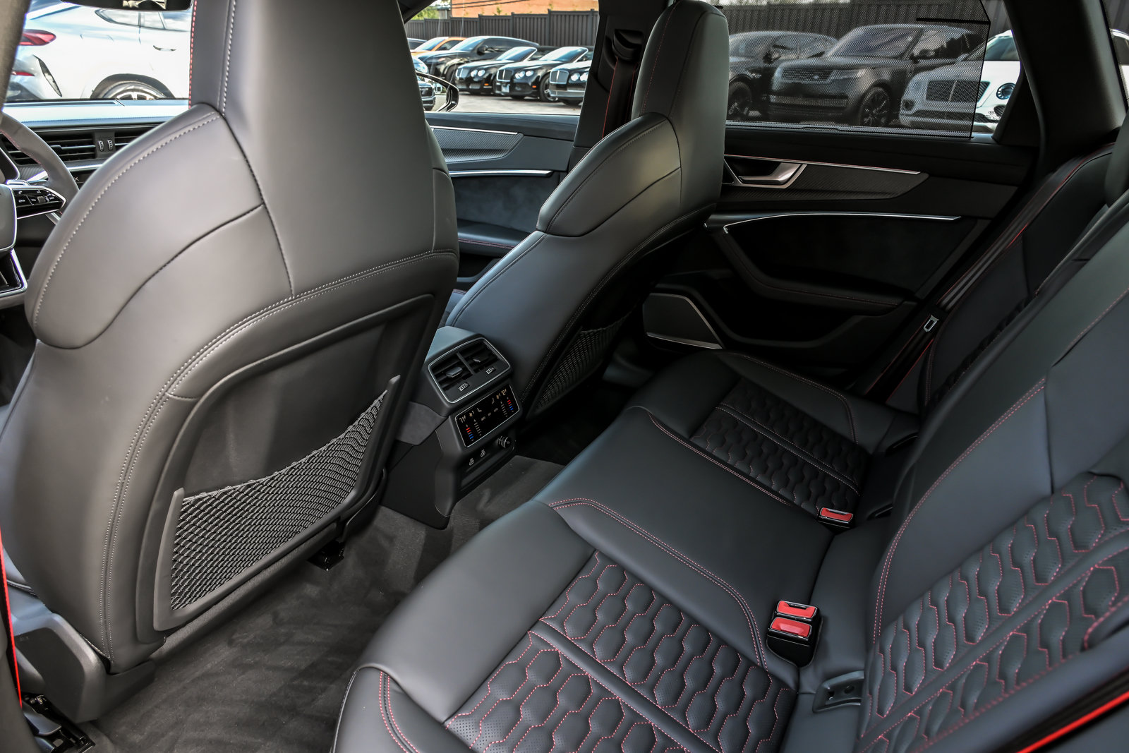 Used 2022 Audi RS 6 AWD/4WD image 33