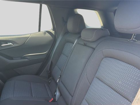 Used 2026 Chevrolet Equinox LT AWD/4WD image 18