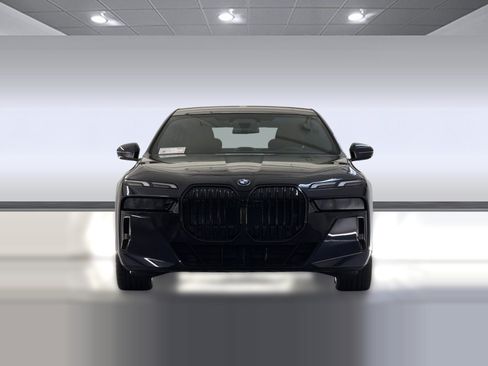 Used 2026 BMW i7 eDrive50 w/ M Sport Package RWD image 6