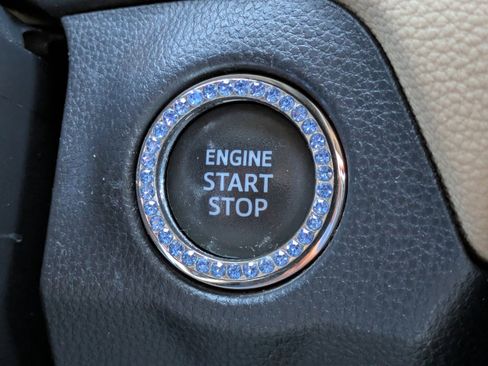 Used 2019 Toyota RAV4 XLE w/ Convenience Package image 29