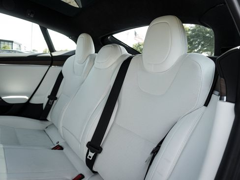 Used 2023 Tesla Model S AWD/4WD image 32