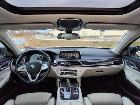 Used 2016 BMW 750i xDrive image 7
