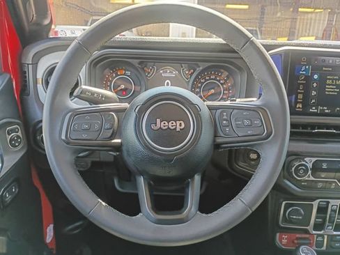Used 2025 Jeep Wrangler Unlimited Sport AWD/4WD image 14