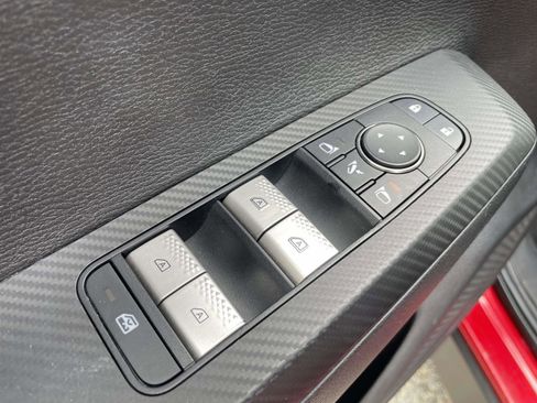 Used 2024 Mitsubishi Outlander SE image 6